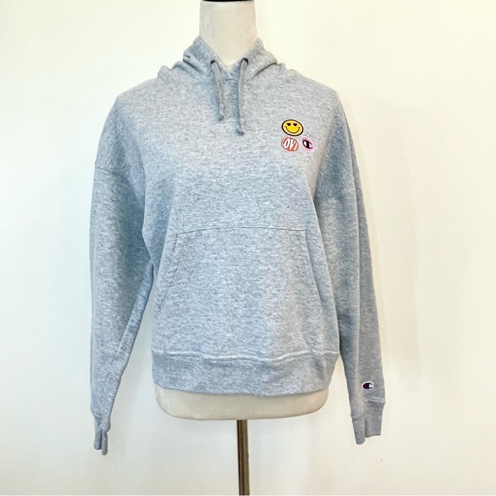 Champion Hoodie Women’s Small Gray Pullover Smiley Face LOVE Patch Logo